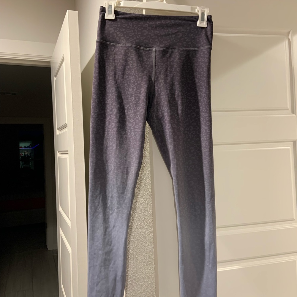 Zyia Women Size 6/8 Cheetah Print Leggings